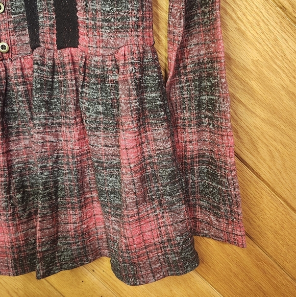 Maurices red and black plaid henley peplum XS vneck long sleeved top - Picture 6 of 10